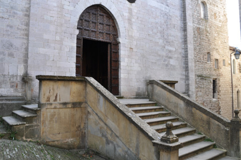 L'entrata al Duomo di Gubbio